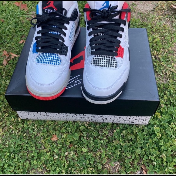 Athletic_Shoes